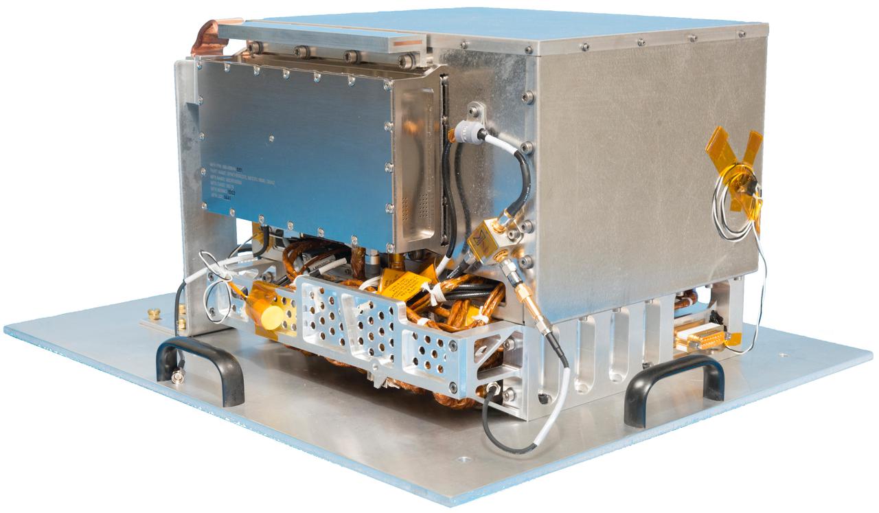 Hardware do Deep Space Atomic Clock da NASA